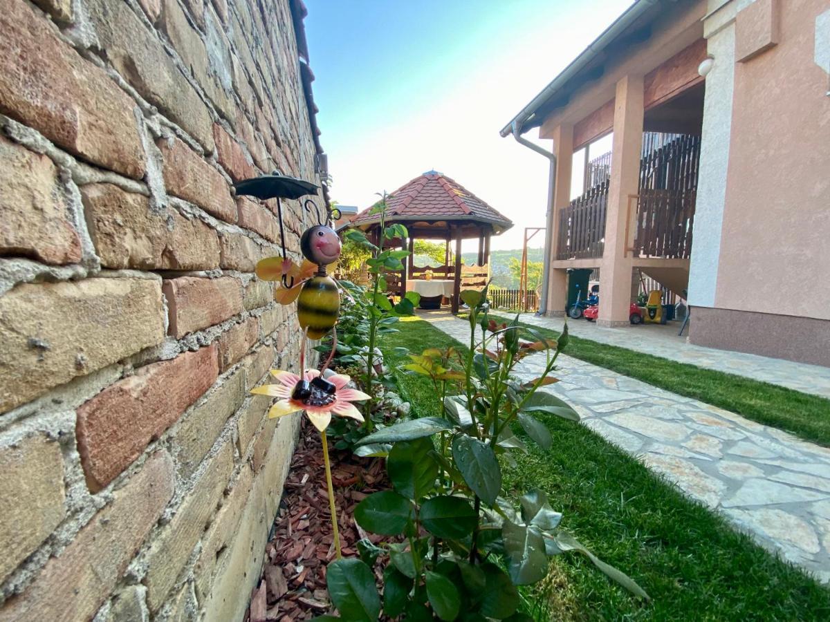 Apartman Simona Vrdnik Εξωτερικό φωτογραφία
