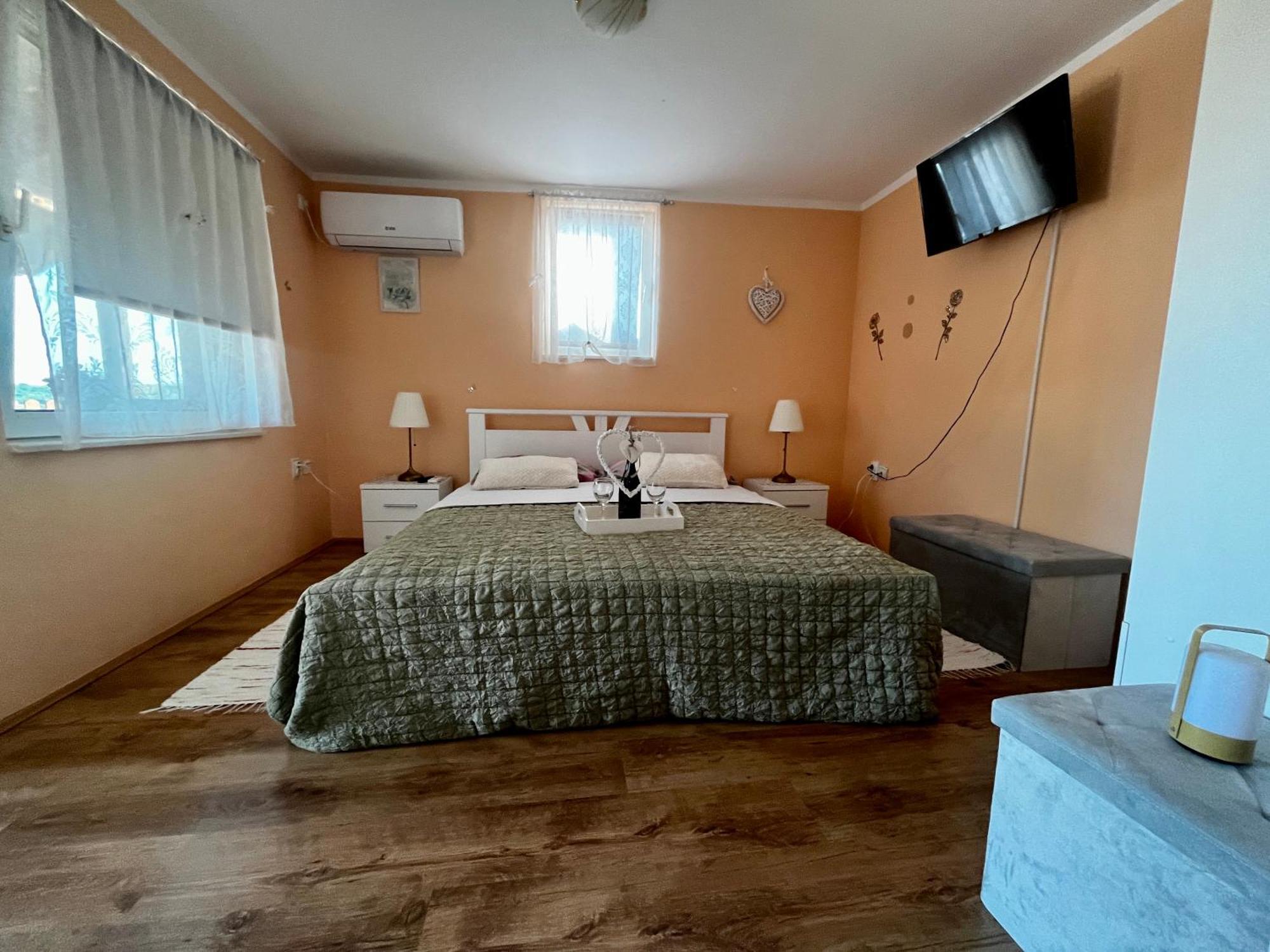 Apartman Simona Vrdnik Εξωτερικό φωτογραφία