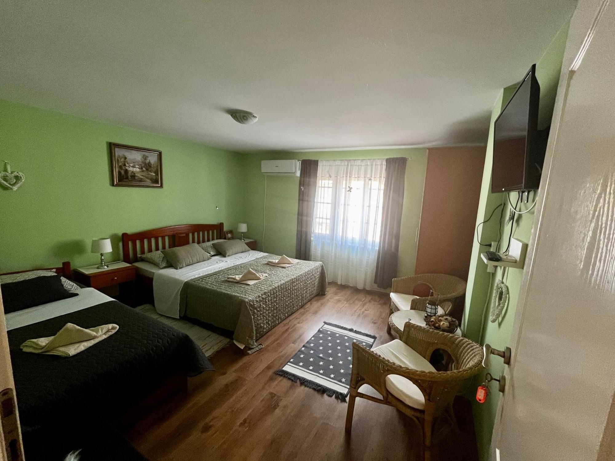 Apartman Simona Vrdnik Εξωτερικό φωτογραφία